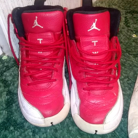 Size 4 in kids - Picture 1 of 3